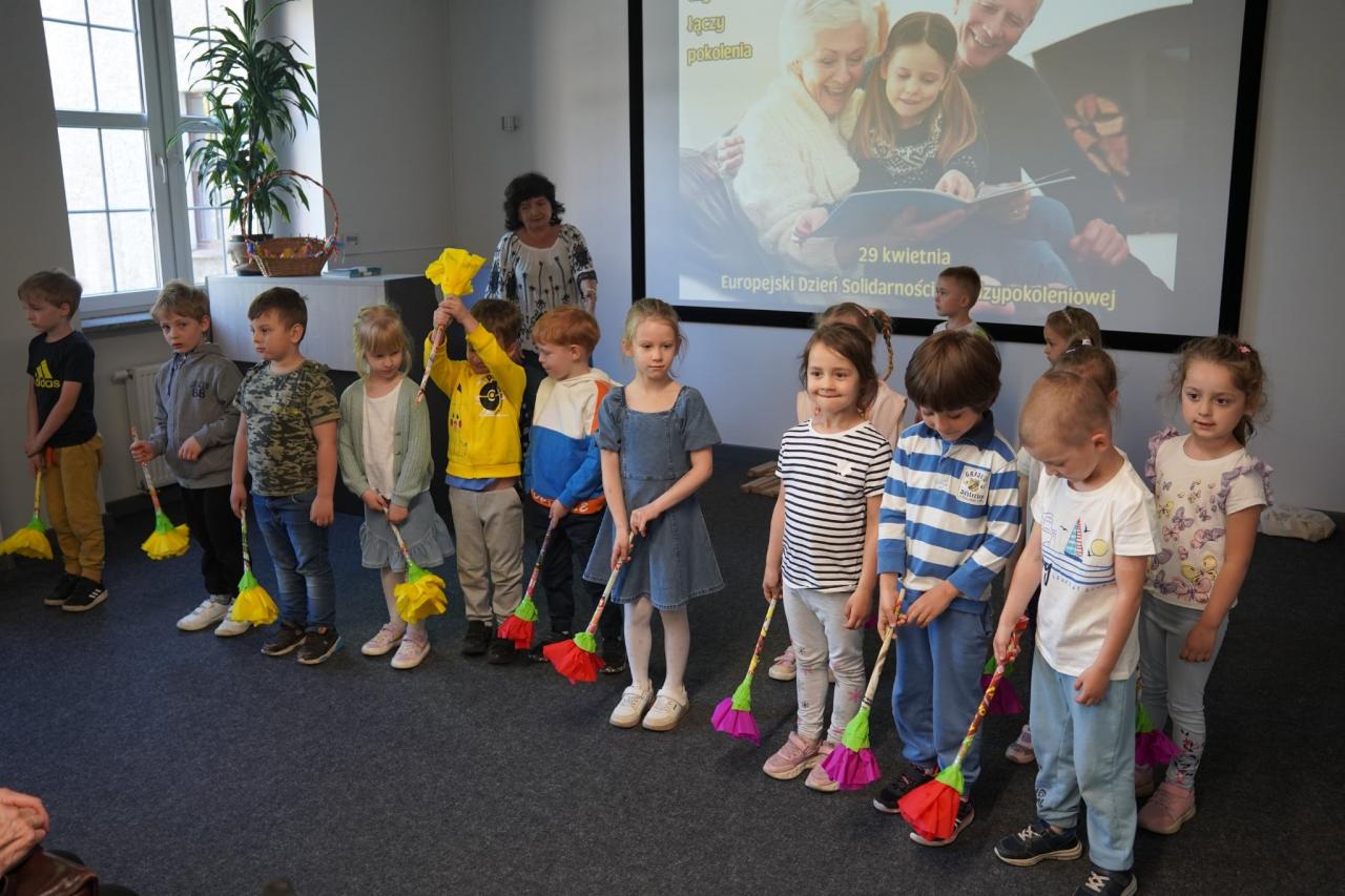 W Łaziskach Górnych świętowano Dzień Solidarności Międzypokoleniowej [ZDJĘCIA] - fotoreportaż
