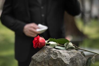 ZUS. Wypłaty renty wdowiej już ruszyły