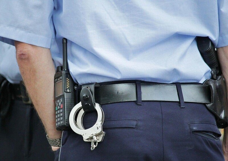 36-latek nie miał maseczki. Awanturował się i zaatakował policjanta