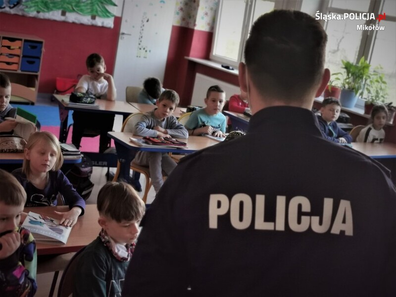 Lekcja bezpieczeństwa w Łaziskiej podstawówce
