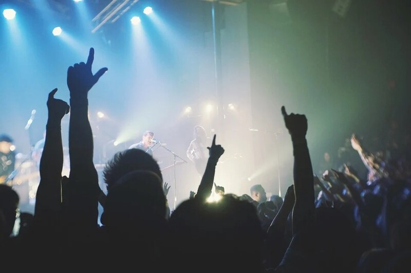 Ministerstwo Kultury: Od 17 lipca wracają duże imprezy plenerowe! Co z klubami muzycznymi?