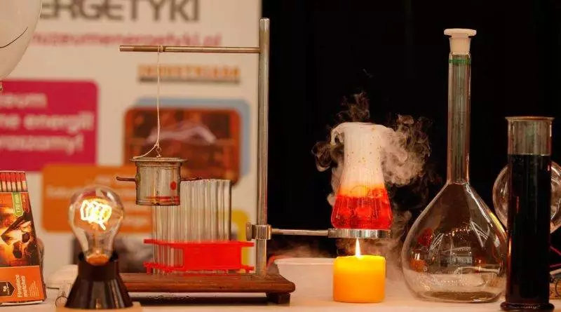 Muzeum Energetyki zaprasza na pokazy "Bez chemii nie ma fizyki"
