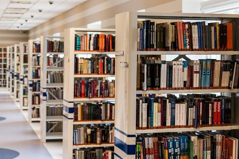 Nowa usługa biblioteki - książka na telefon!
