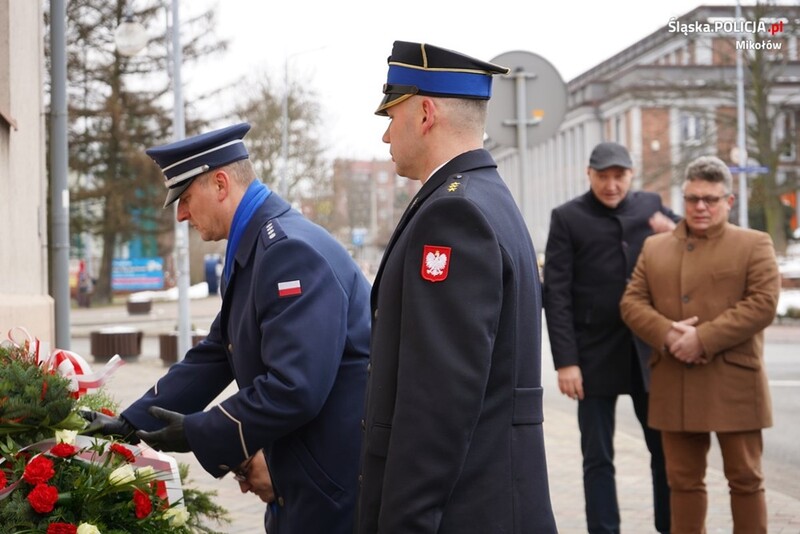 Policjanci oddali hołd ofiarom Tragedii Górnośląskiej