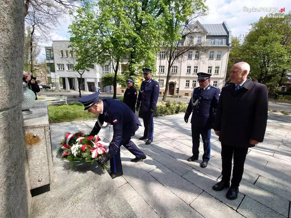 Policjanci uczcili 101. rocznicę wybuchu III Powstania Śląskiego / fot. KPP Mikołów