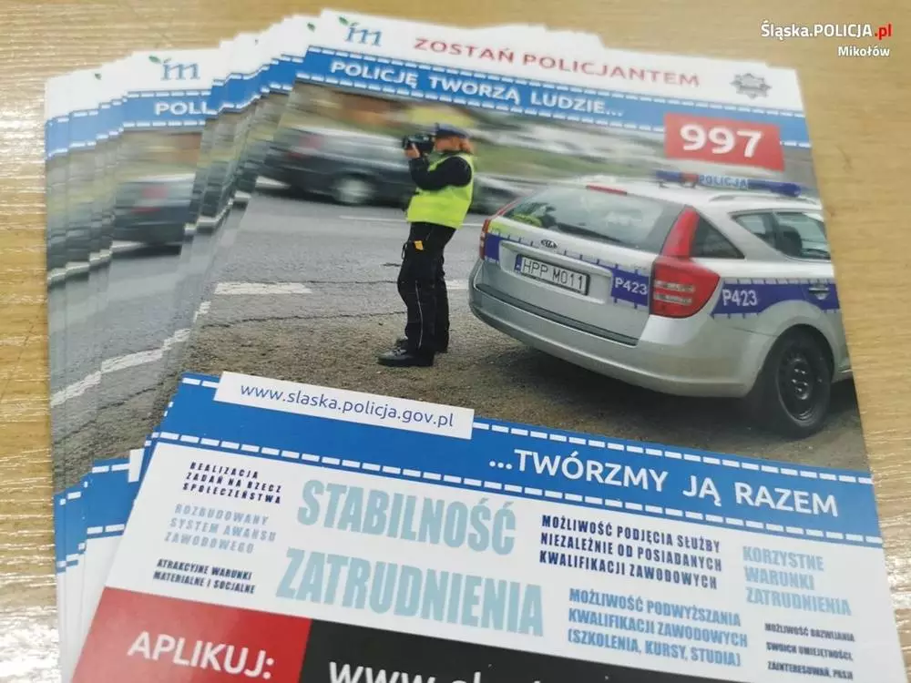 Promocja służby w Policji wśród uczniów łaziskiego technikum / fot. KPP Mikołów