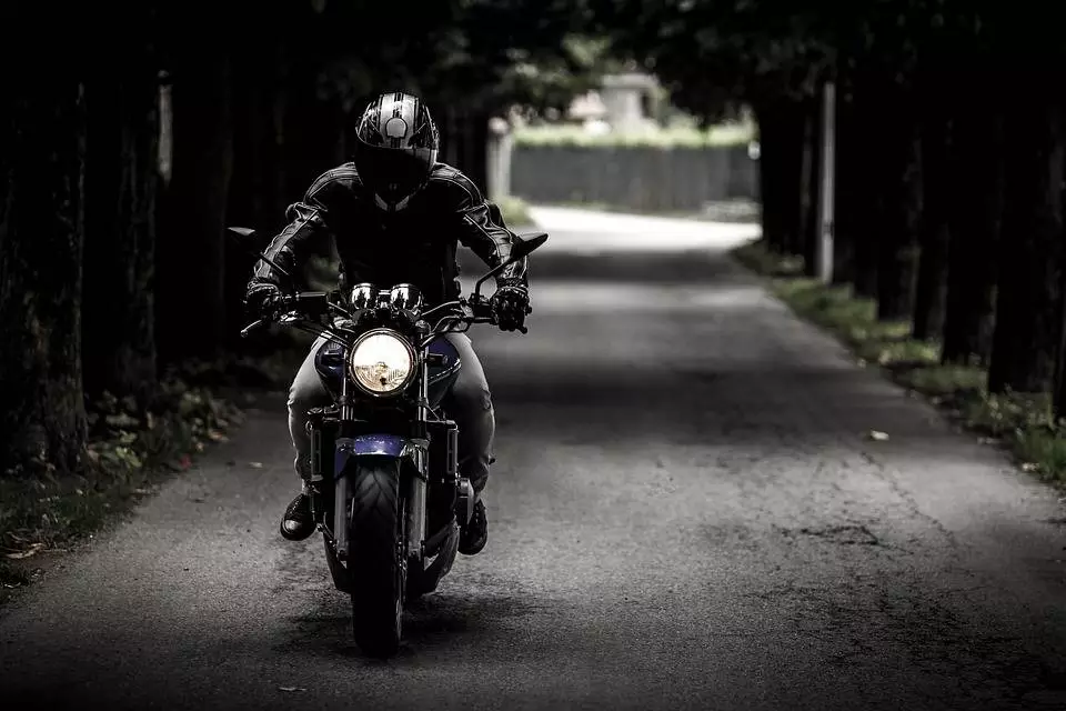 Ruszył sezon motocyklowy - uważajmy na drodze! / fot. Pixabay