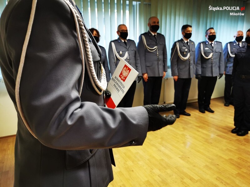 Sześciu nowych policjantów w garnizonie mikołowskim