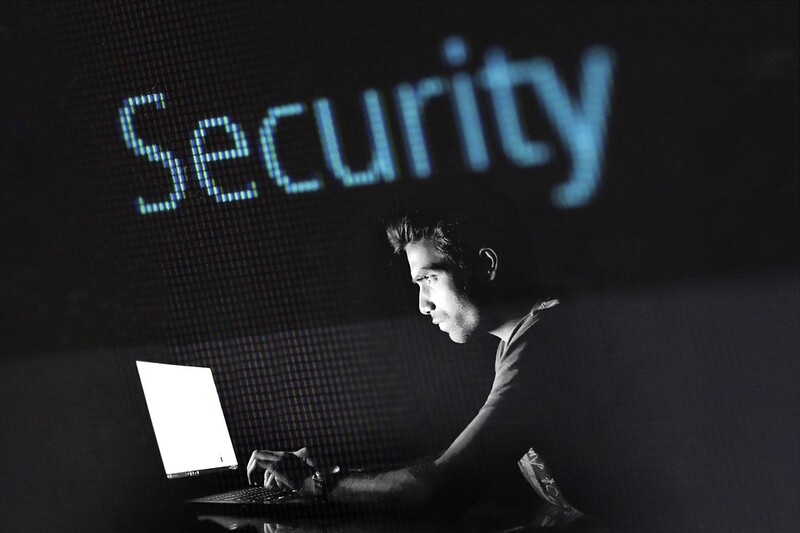 Uwaga na oszukańcze serwisy internetowe oferujące inwestycje w kryptowaluty i na rynku For