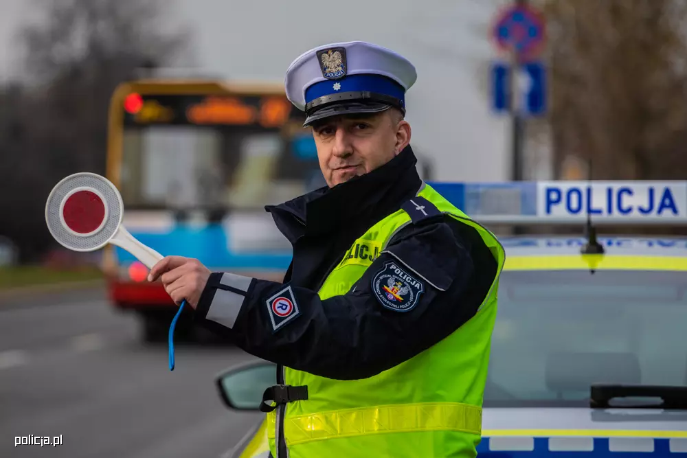 W nadchodzące święta jedź bezpiecznie! Policja apeluje o odpowiedzialną jazdę / fot. KMP w Mikołowie