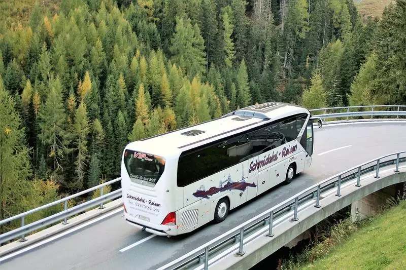 Zimowe ferie 2023 coraz bliżej. Sprawdź wykaz punktów kontroli autobusów